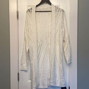 Mia & Tess M white open front knit duster